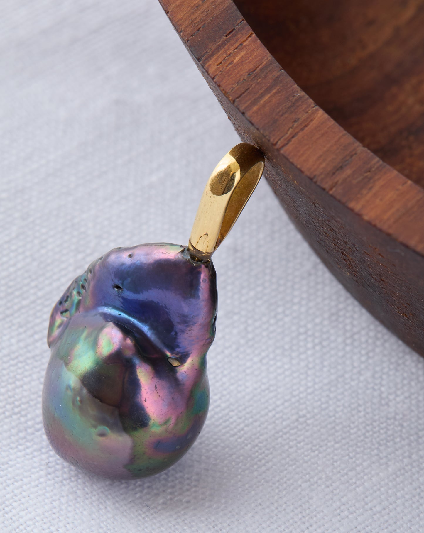Baroque pearl pendant necklace in the style of fine jewellery like Annoushka, pdpaola